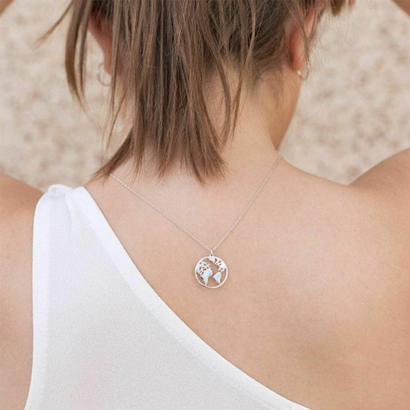 NWOT Gold Globe Map Necklace - Picture 5 of 16